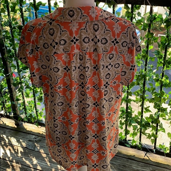 Pink patterned button up - Picture 3 of 4